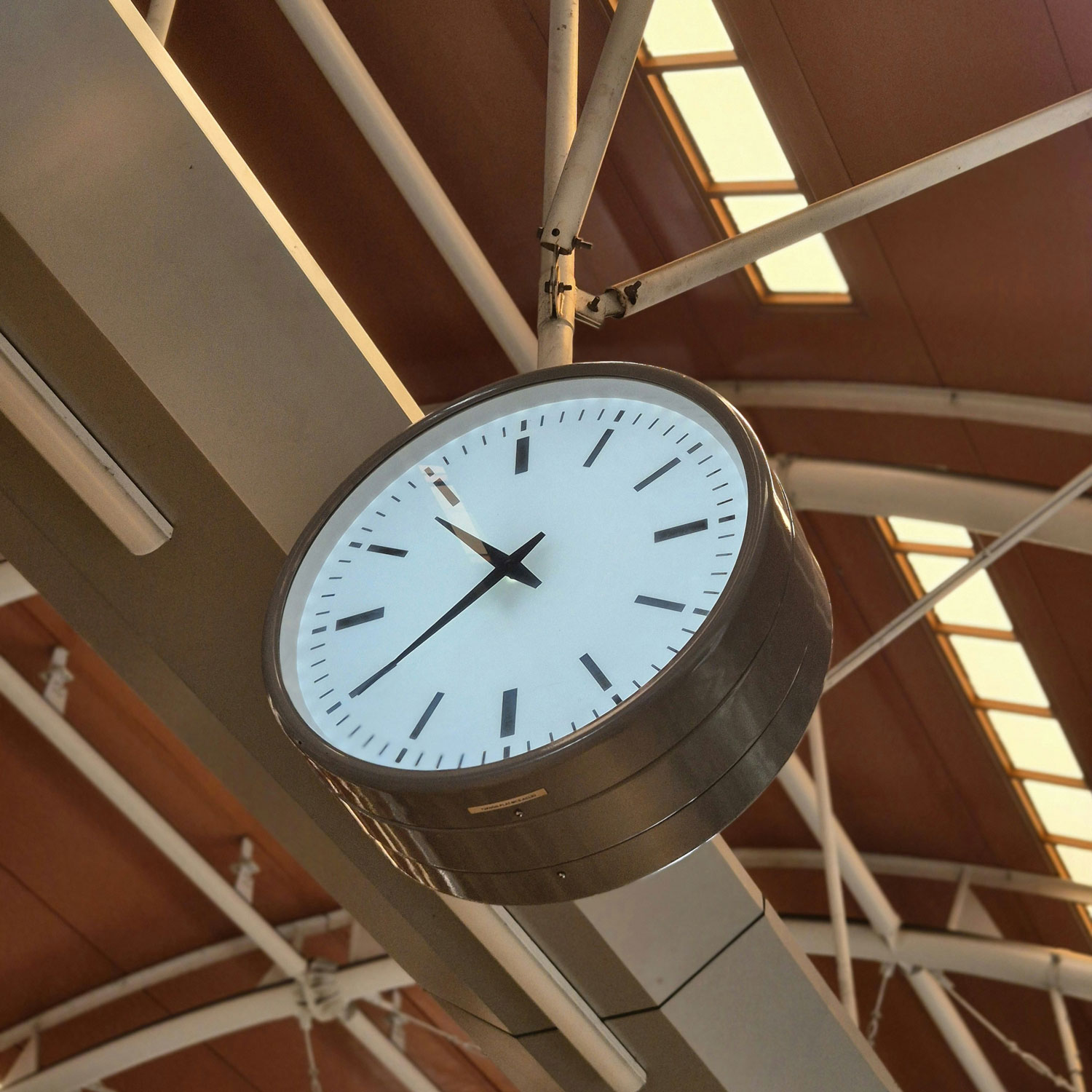 Time Blindness in ADHD and AuDHD: Why Time Feels Different in a Neurodiverse Brain