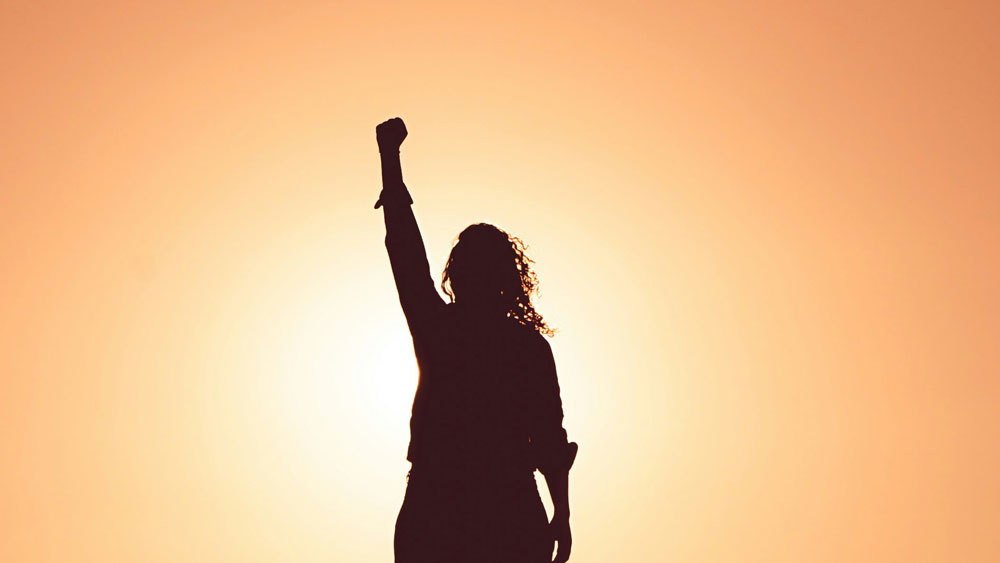 woman, sunset, winner-pose